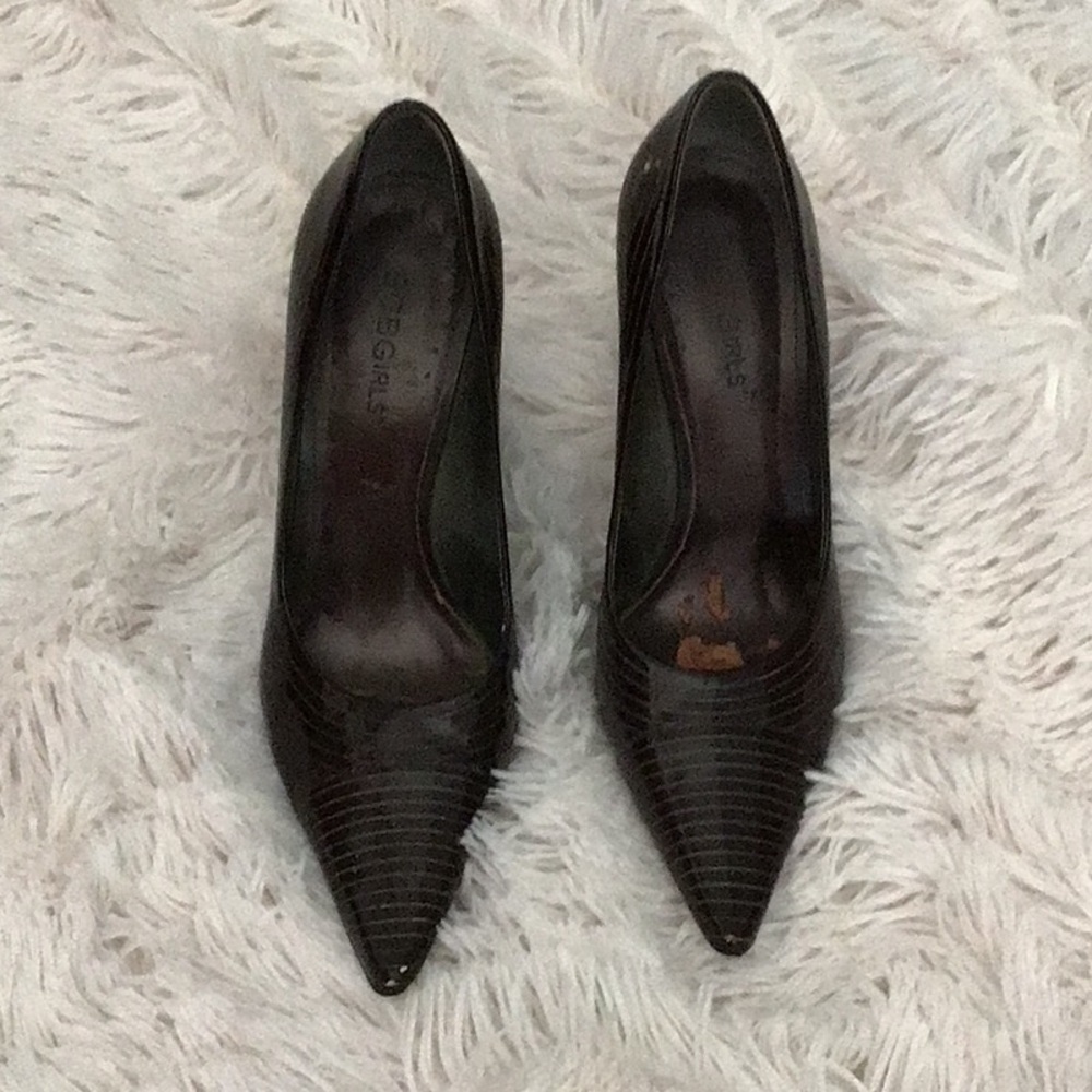 Elegant BCBG Brown and White Striped Women's Heels size 5.5